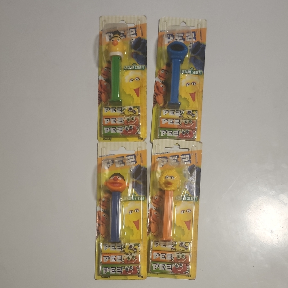 Sesame Street Pez Dispenser Set - Yellow and Blue